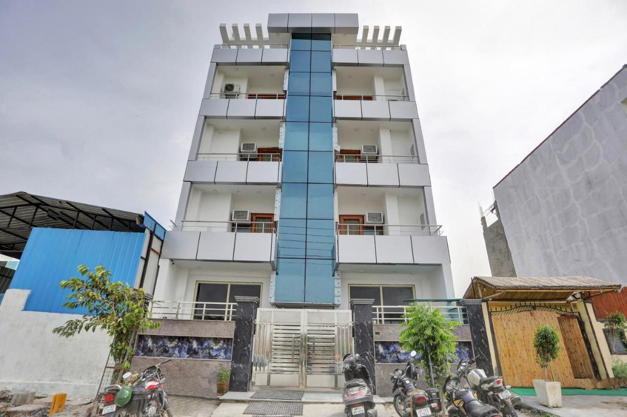 Oyo 82100 Golden Residency Noida Exterior foto